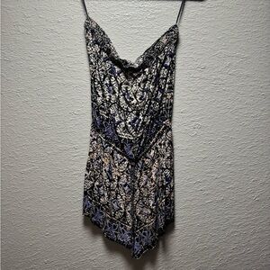 Sleevelesss romper with shorts